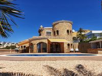 Urlaub und Ferien in Spanien am Meer in einer Villa Haus